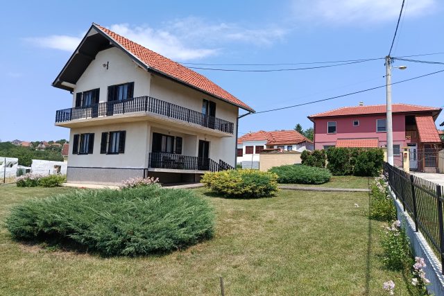 KUĆA – LJUBIĆ BRDO