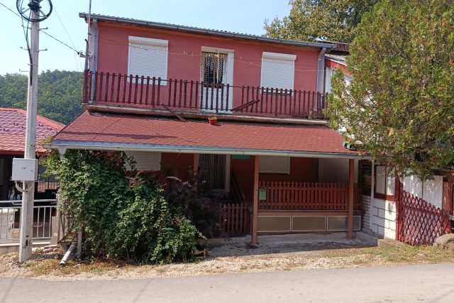 KUĆA – TREPČA BANJA